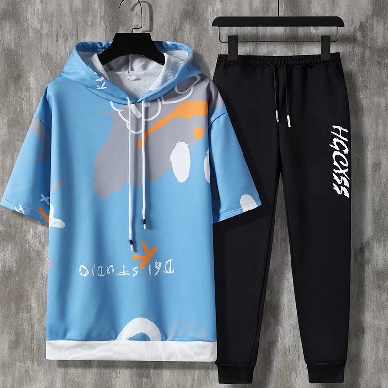 Novità in Felpe con cappuccio  - Winter Clothing Essential recensione e prezzo