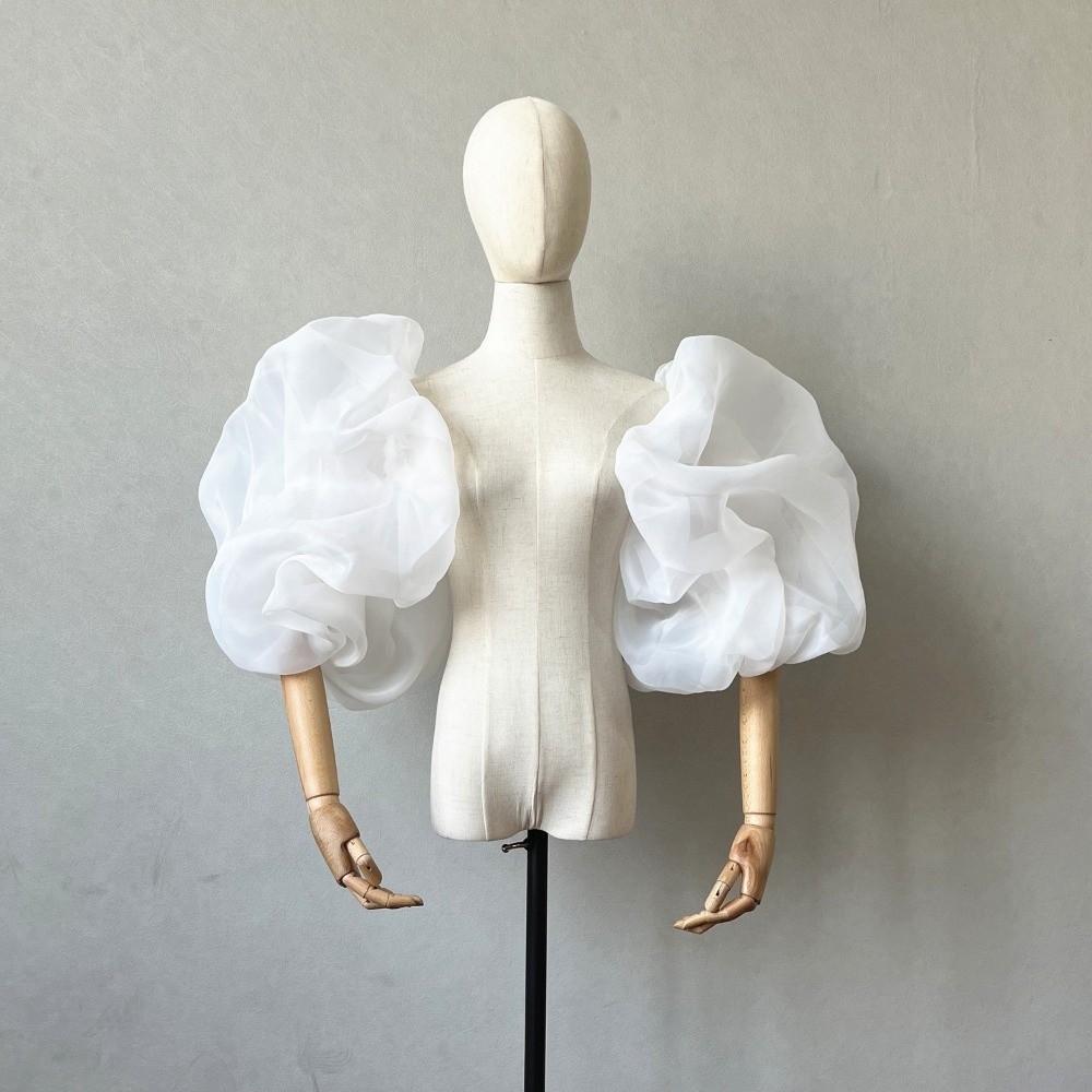 Eleganti Maniche Imbottite da  - Winter Clothing Clearance Sale recensione e prezzo
